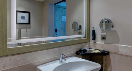 Hilton Salalah Resort Room Type - KING ACCESSIBLE ROOM