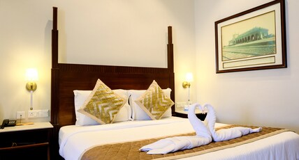 The Chanakya BNR Hotel Room Type - Deluxe Room with Work Desk