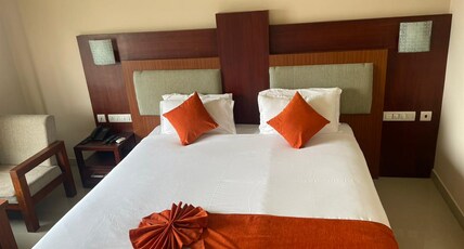 Neelambari Suites Room Type - Deluxe Room  AC