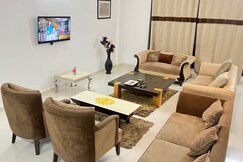 beautiful bungalow in heart of city