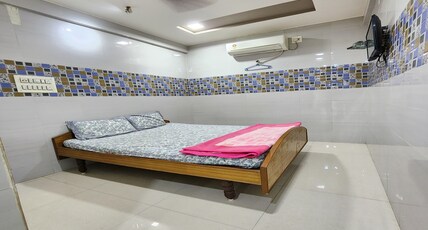 Hari Om Guest House Room Type - Deluxe Room