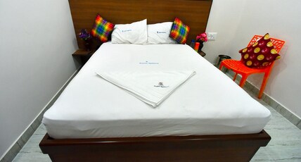 Premier Residency Room Type - Single Deluxe Non AC /Free /Wifi/Car parking