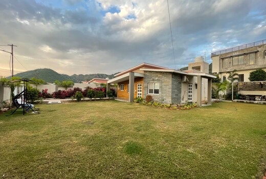 7 Hill Villa- Entire 2BHK with Private Pool