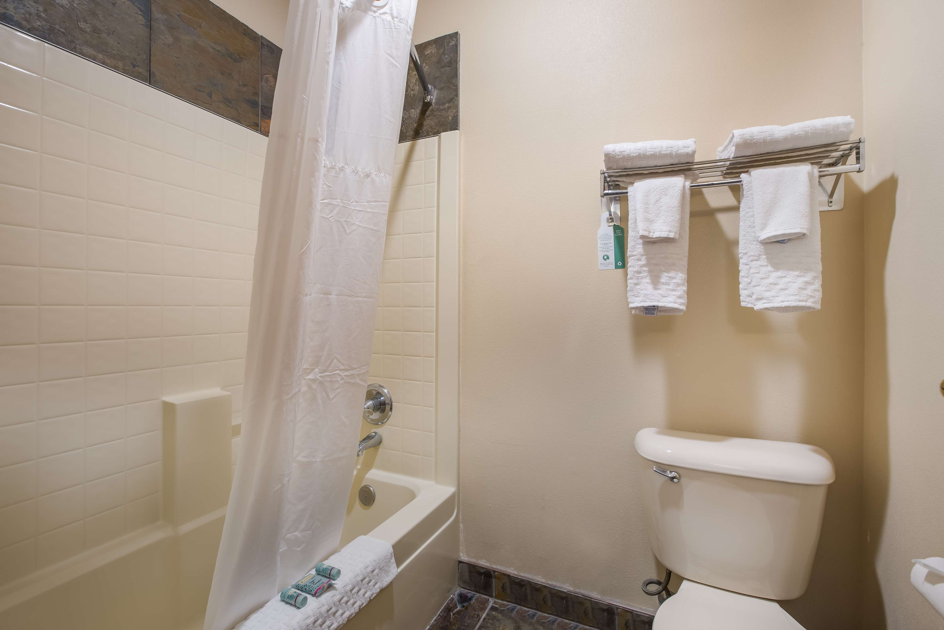 Best Western Northwest Lodge - Tap to explore photos