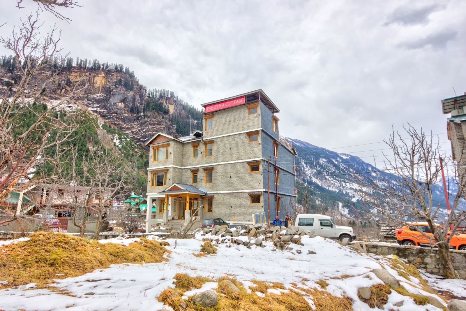 The Zima Resort (Centrally Heated and Mountain View) - Tap to explore photos