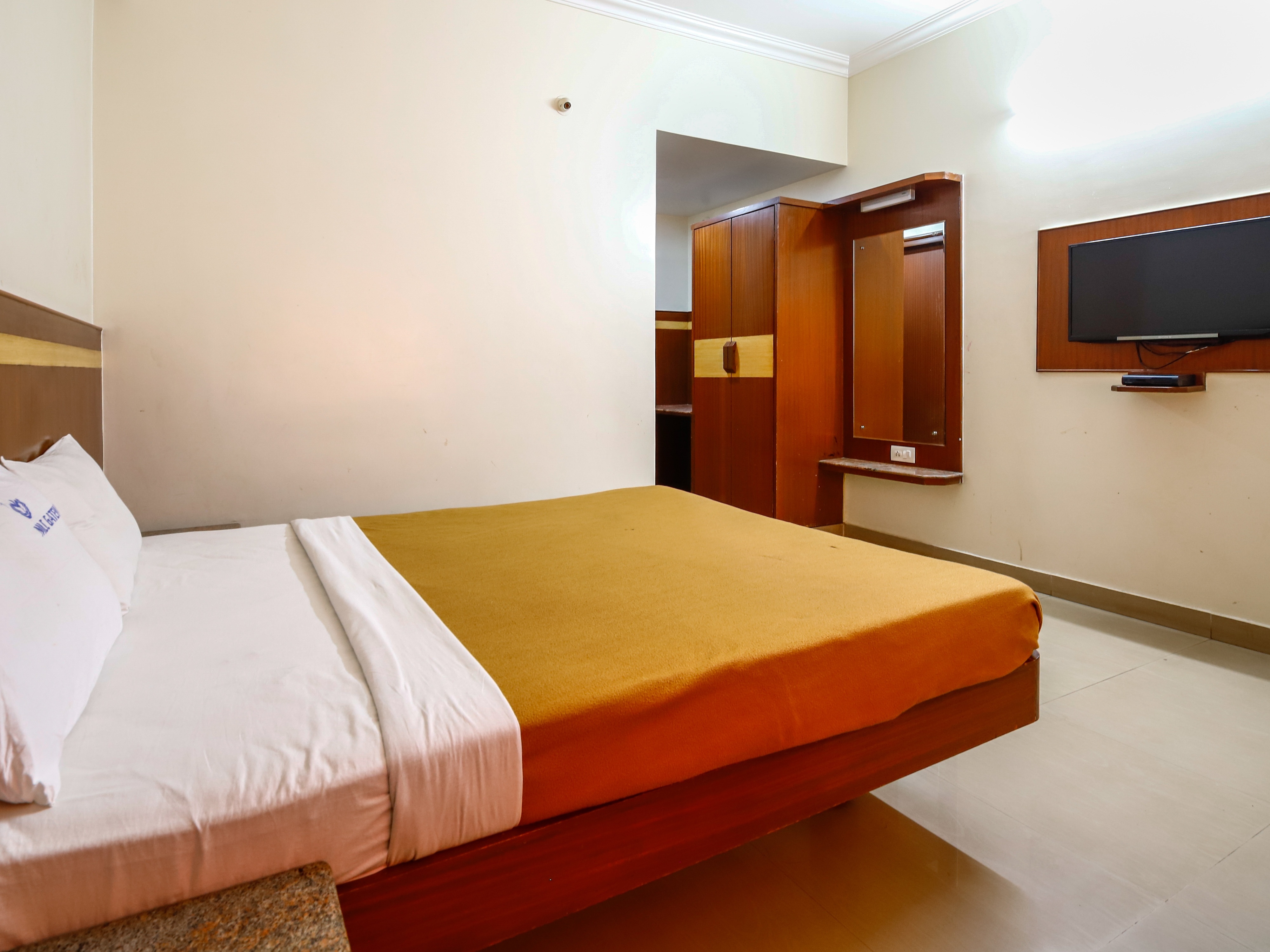 Hotel MLC Gateway - Tap to explore photos