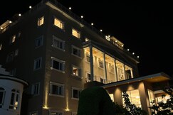 The Platinum Grand Mamta (Nearby Dal Lake)