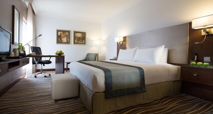 Copthorne Downtown Room Type - Deluxe King