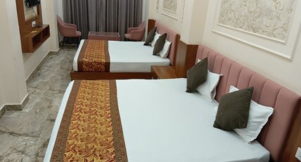 Darshan Homestay | Walkable to Kashi Vishwanath Temple Room Type - Family room With private Bathroom