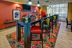 Hampton Inn by Hilton Quincy