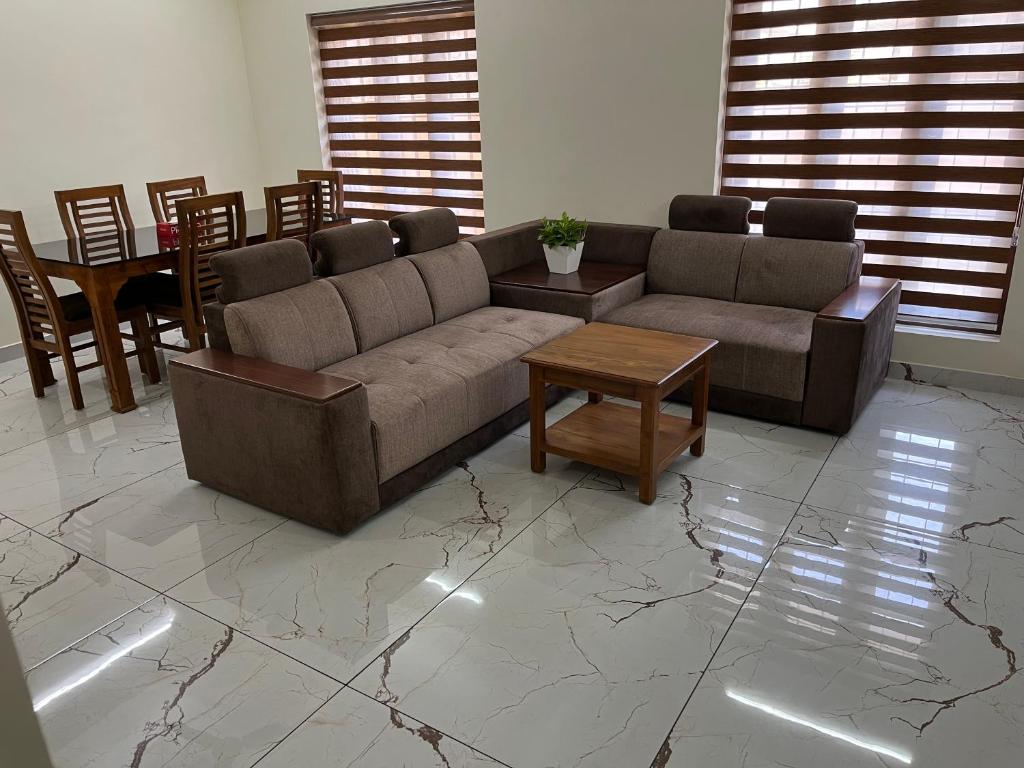 Solomon 3bedroom Apartments Alappuzha beach - Tap to explore photos