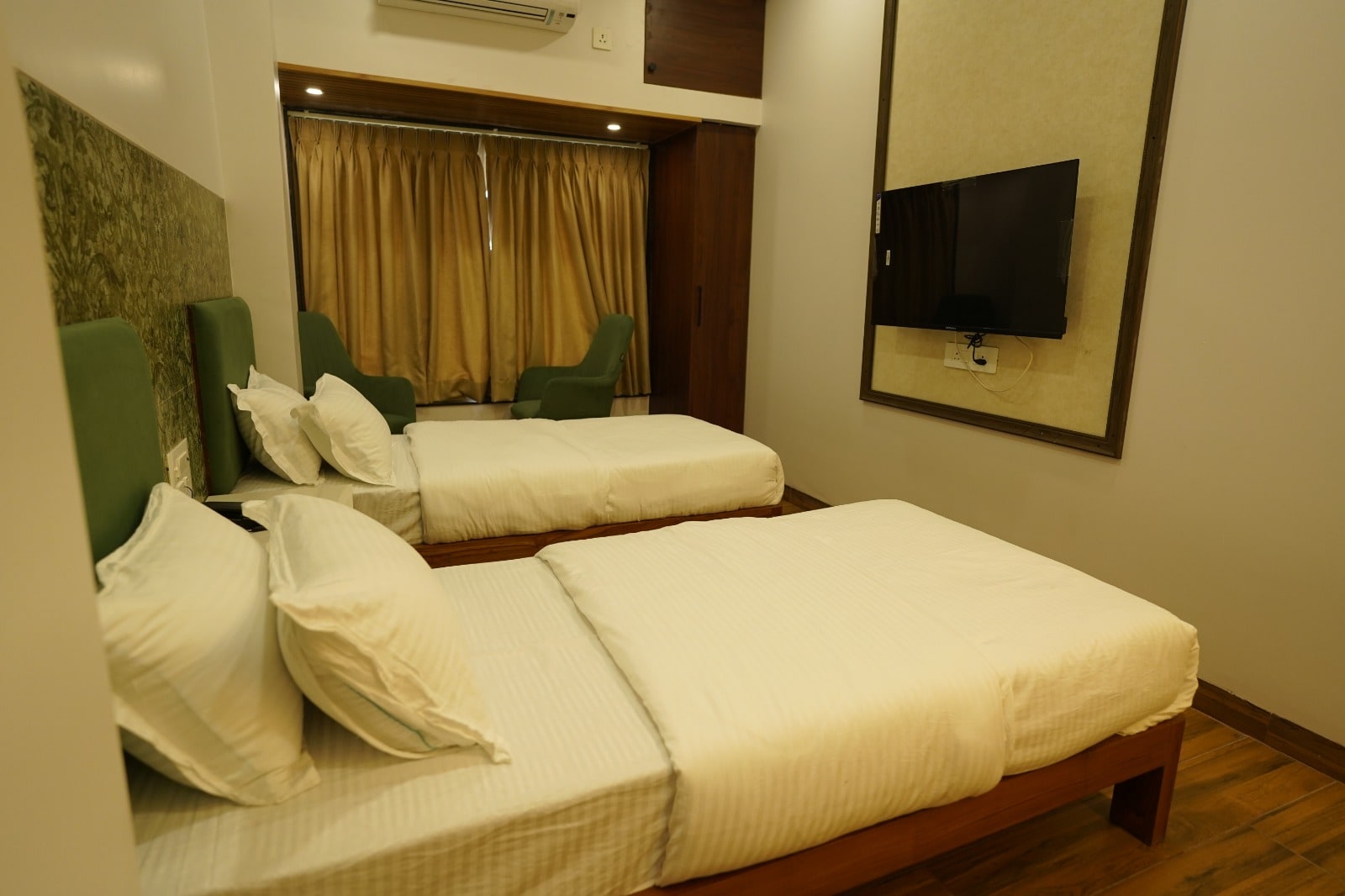 Hotel Vrindavan - Tap to explore photos