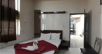 Hotel O Haji ali Room Type - Classic