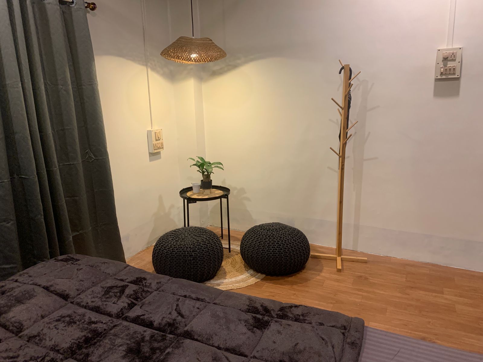 Oasis Uptown | cozy 2 BHK | Bathtub | PS4 - Tap to explore photos