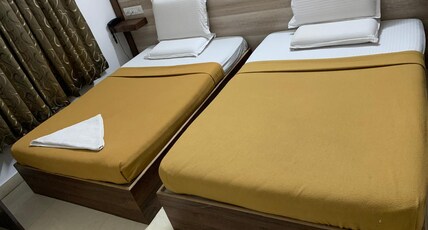 B SIX HOTEL Room Type - Standard Quaruple Room  NON-AC