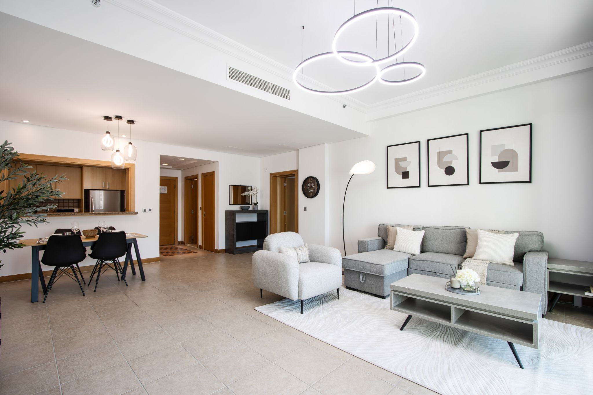 ELIVAAS Curated Spacious 1 BR in Shoreline Near Palm Mall - Tap to explore photos