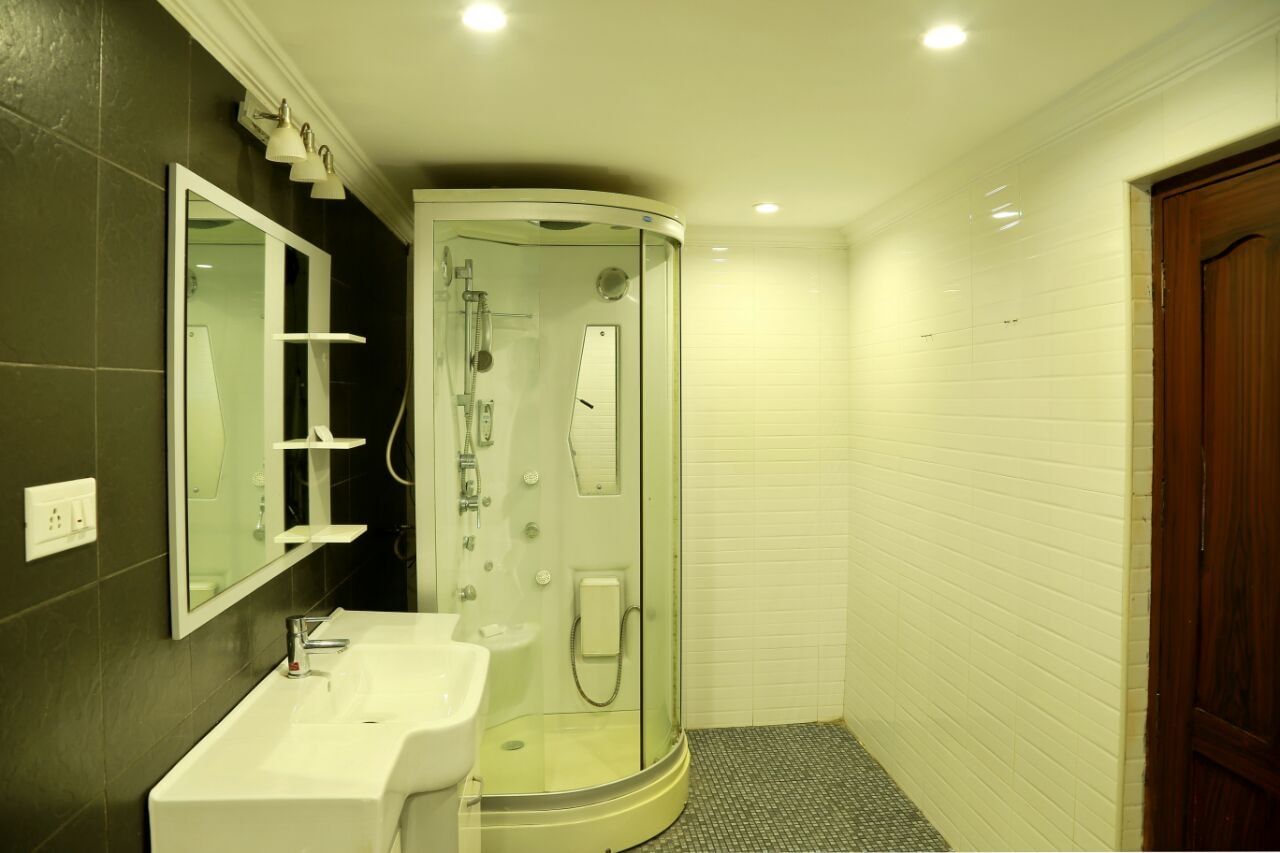 ivory grande hotel - Tap to explore photos