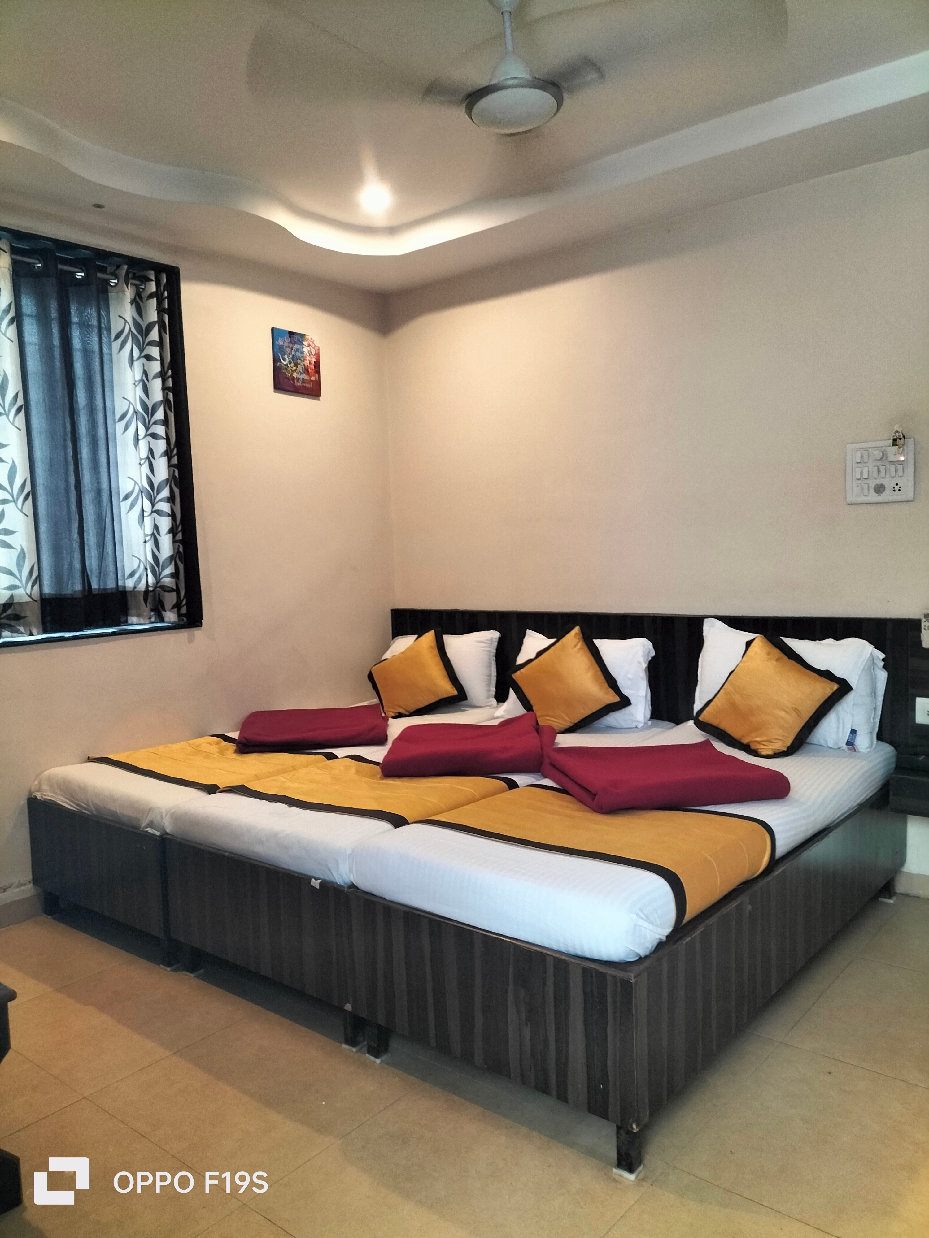 Hotel Shri Pushpanjali - Tap to explore photos