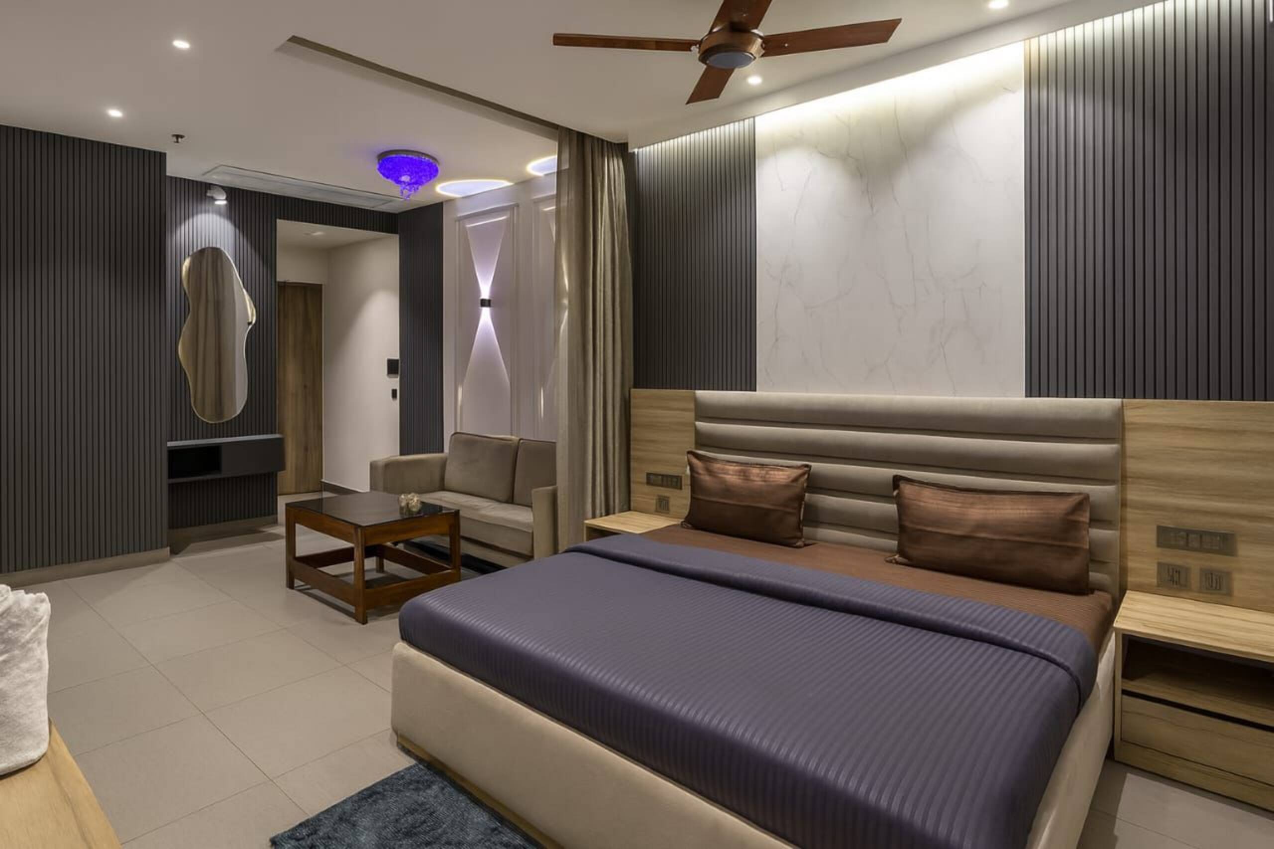 High Skyy Inn Half day Stay At Supernova Noida - Tap to explore photos