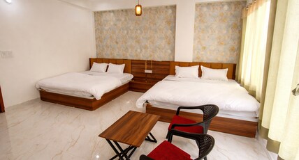 Hotel JR Palace (Free Safe Parking & Near Toran Dwar) Room Type - Suite Room with Bathtub (2bed)