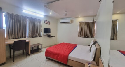 Sky Inn Hotel Room Type - Super Deluxe King Bed Room With City View
