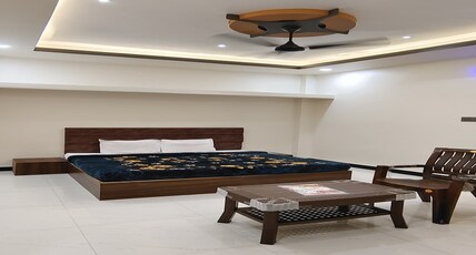 SHREE ANANAT MAHADEV GUEST HOUSE Room Type - Deluxe AC Room