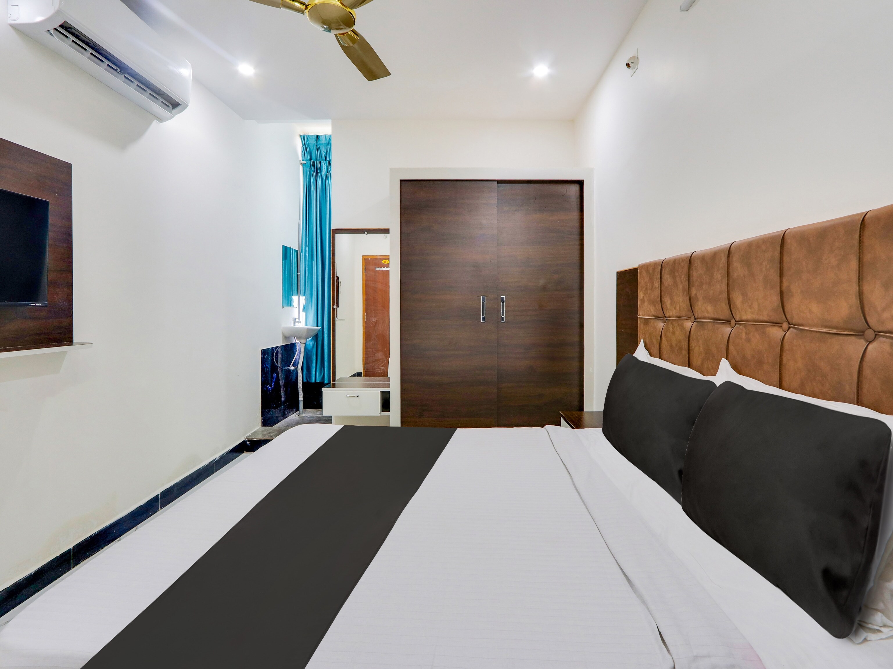 Super Hotel O Arjun Residency - Tap to explore photos