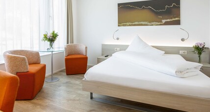 Mercure Chur City West Room Type - Comfort room with 1 double bed, mountain view Mercure Chur City West Room Type - Comfort room with 1 double bed, mountain view