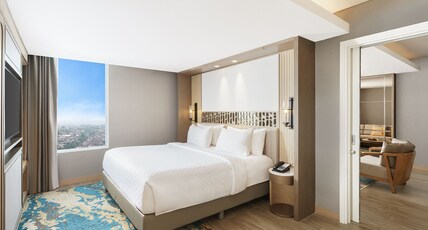 Swiss-Belhotel Solo Room Type - Business Suite