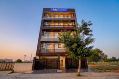 FabHotel Prime Hush & Suites - Manesar and Sector 86