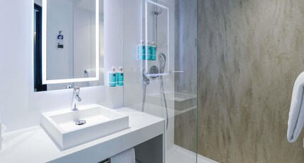 Novotel Luxembourg Centre Room Type - Executive Room with 1 queen-size bed and sofa