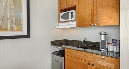 Best Western Plus Suites Downtown Room Type - 1 King Bed, Non-Smoking, Executive Room, High Speed Internet Access, Microwave And Refrigerator, Cof Best Western Plus Suites Downtown Room Type - 1 King Bed, Non-Smoking, Executive Room, High Speed Internet Access, Microwave And Refrigerator, Cof