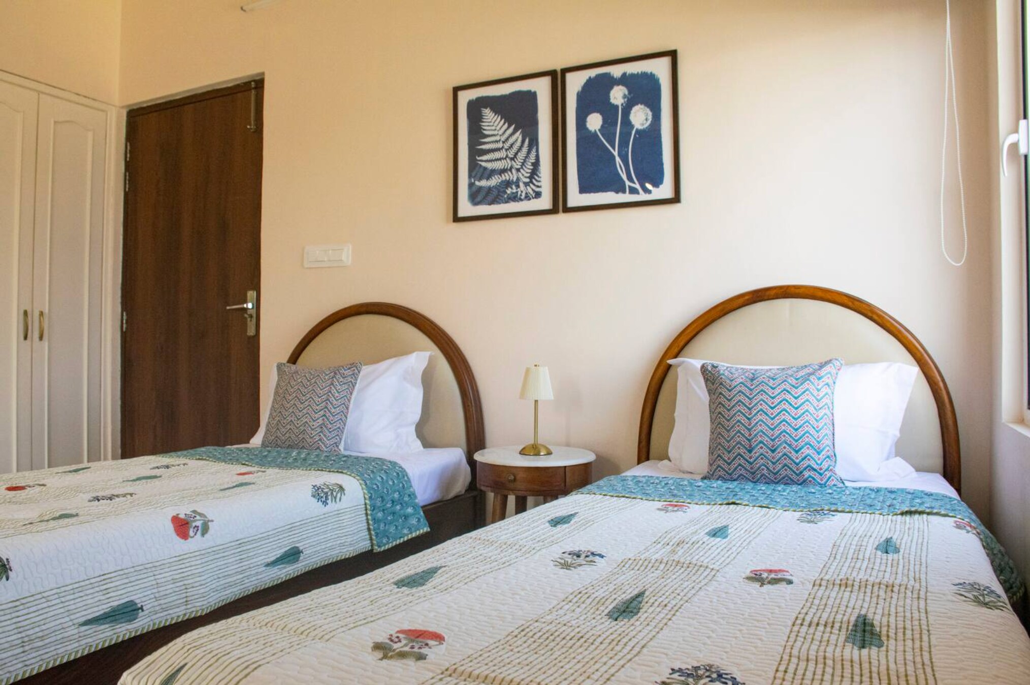Villa Retro Luxe 3BHK - Tap to explore photos
