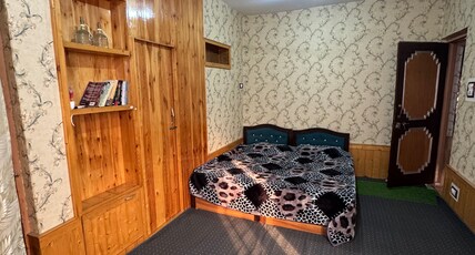 A Cozy Kashmiri Home Away From Home Room Type - Bedroom 1