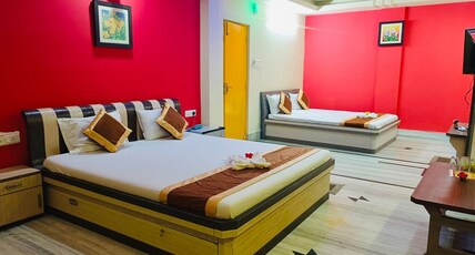 Hotel Mamoni Group Room Type - FAMILY ROOM NON AC (WITH 2 BED)