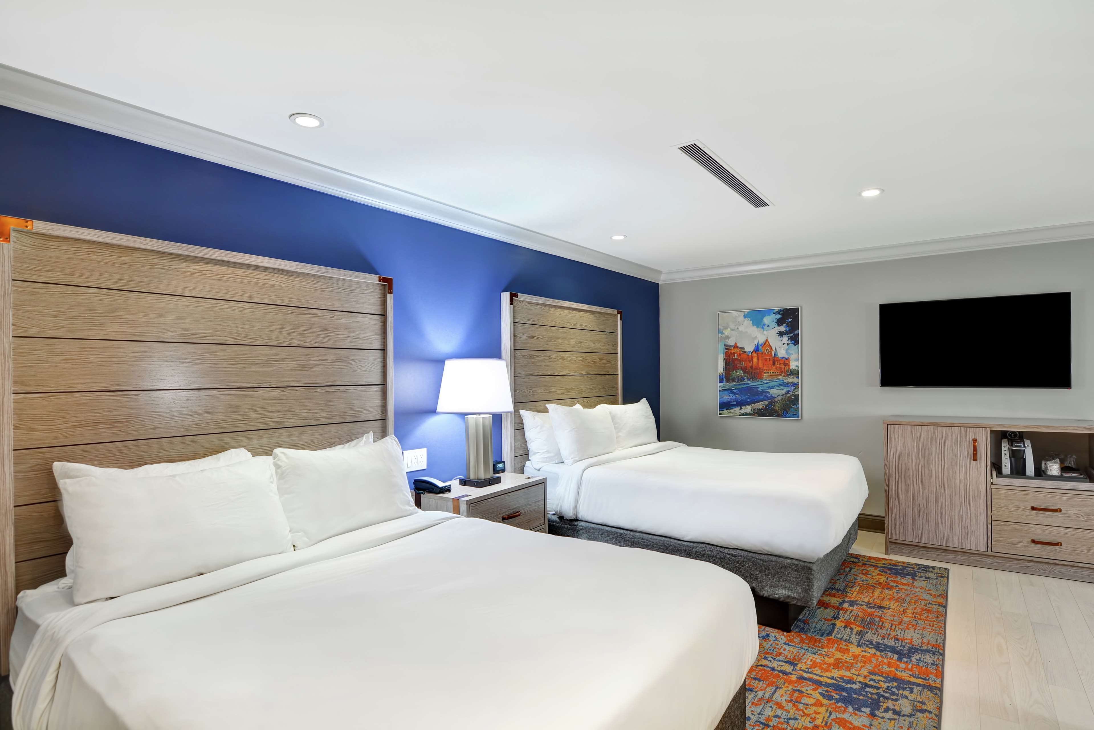 The Cincinnatian Hotel Curio Collection by Hilton - Tap to explore photos