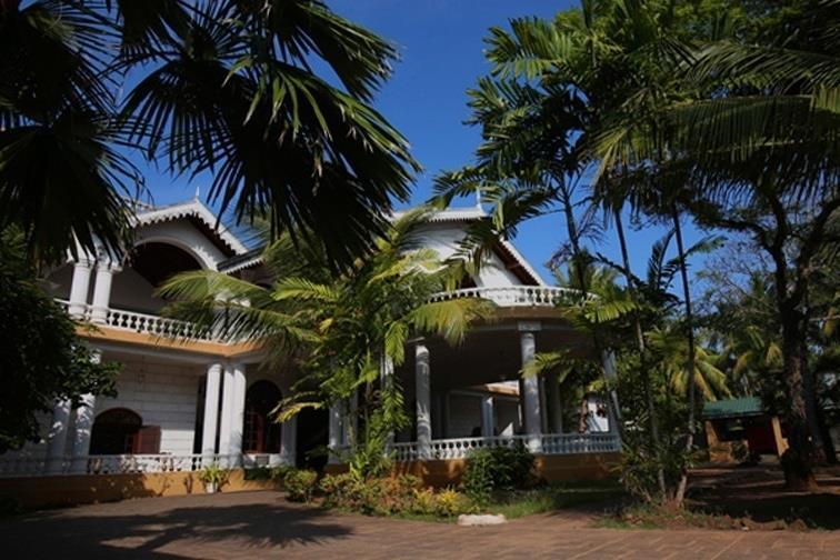Royal Beach Resort Bentota - Tap to explore photos