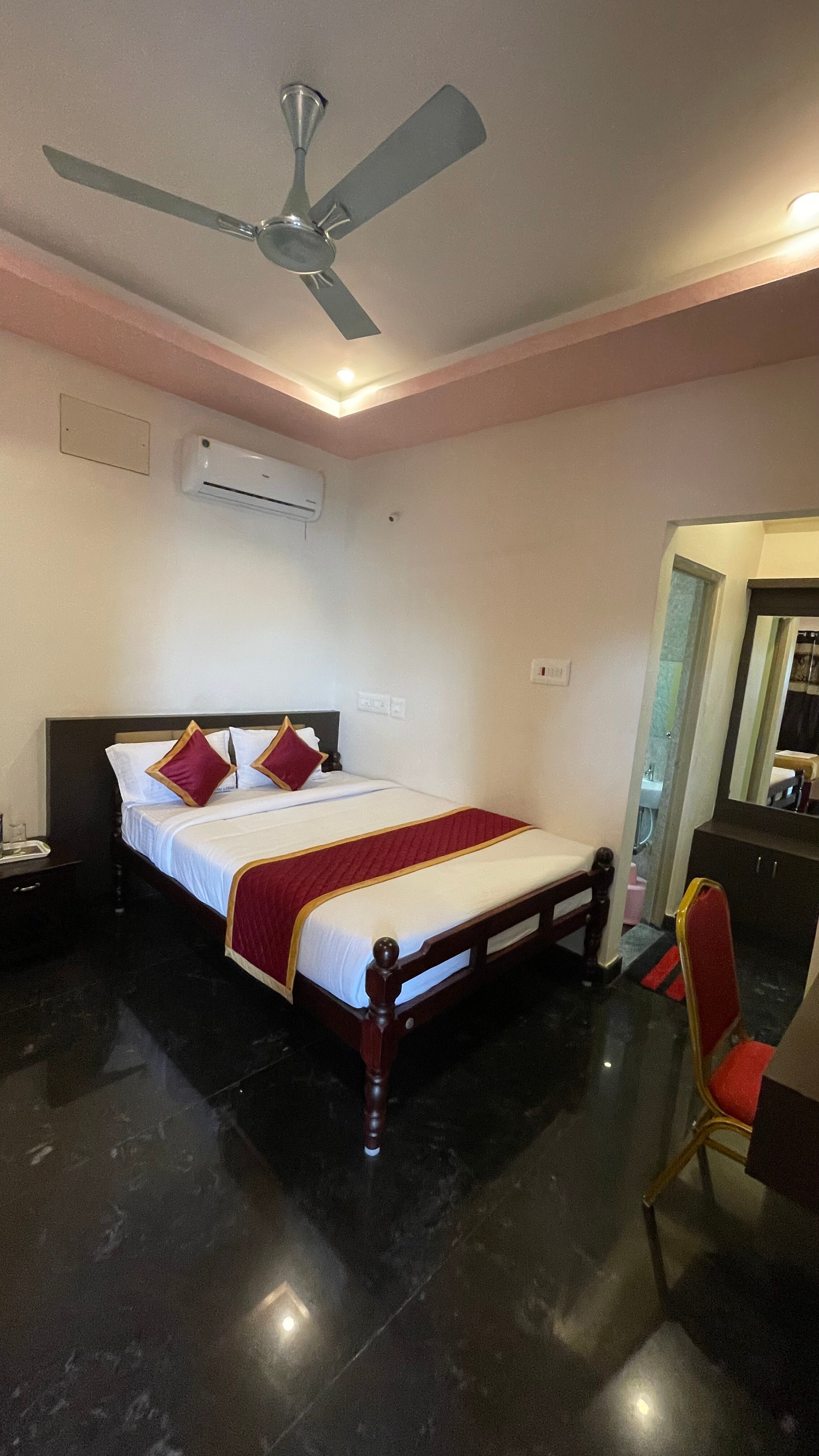 Hotel Muthu A/C - Tap to explore photos