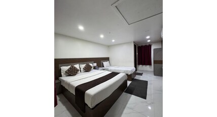 Yatri Stay Inn Luxury Rooms in Mumbai Cst Room Type - STANDARD TRIPLE ROOM