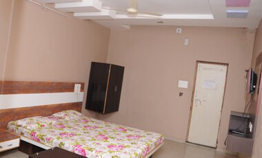Hotel Ruturaj Shamlaji Room Type - Deluxe AC Room