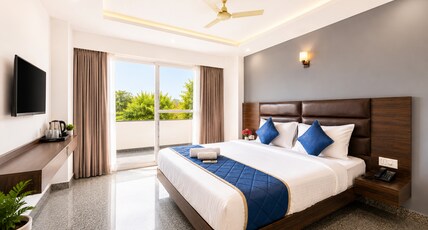 Axon Corporate Stays Sector 52 Gurgaon Room Type - Deluxe King Rooms with Balcony