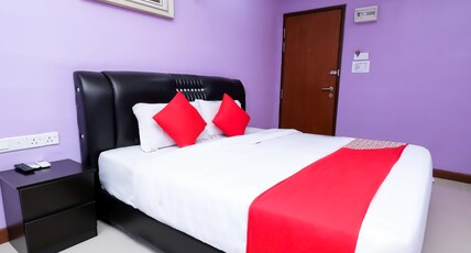 OYO 714 Arina Hotel Room Type - Deluxe King