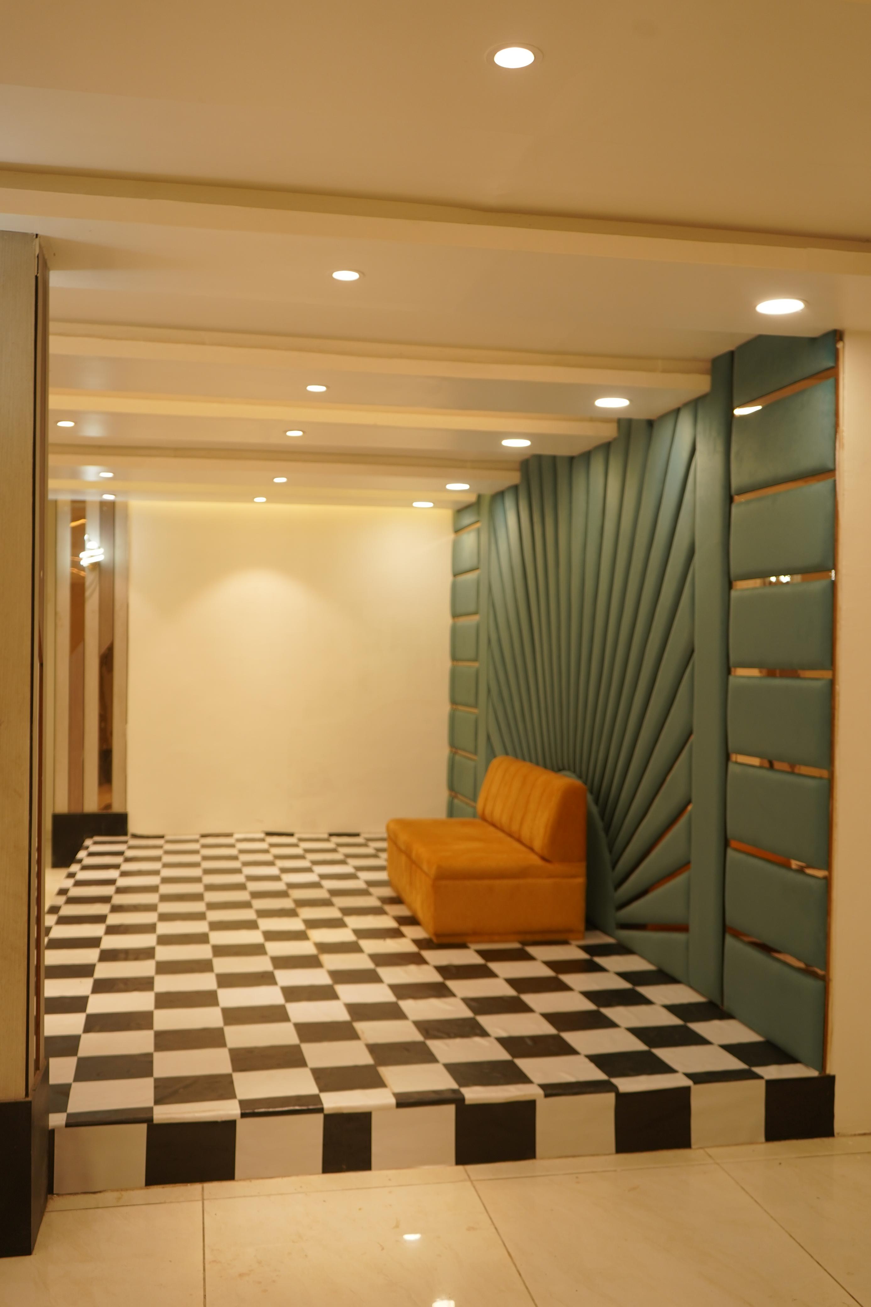 Hotel Chambal Palace - Tap to explore photos