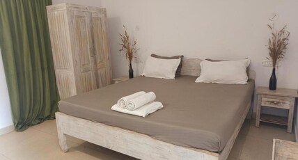Shankar Hotel Room Type - Superior Room