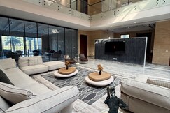 Ultra Luxury 7BHK Estate I Pool, Grand Lawn and Tubs