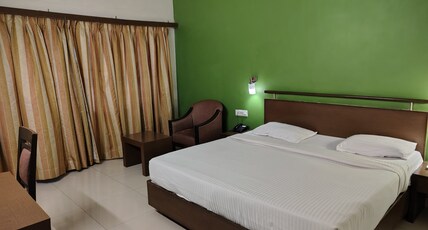 HOTEL DEVANSH RESIDENCY Room Type - EXECUTIVE ROOM