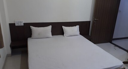 Hotel Vinayak Residency Room Type - Deluxe Room