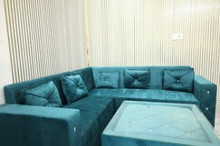 Home 1BHK Couple friendly Sector 25 Rohini