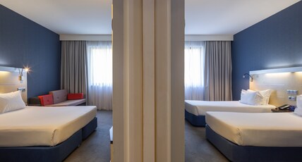 Holiday Inn Express PORTO - EXPONOR Room Type - 1 Double 2 Single Standard