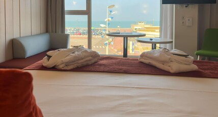 Mercure Dieppe La Pr Room Type - Privilege Room with 1 double bed, sea view Mercure Dieppe La Pr Room Type - Privilege Room with 1 double bed, sea view